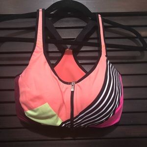 VSX Knockout Front Close Sport Bra